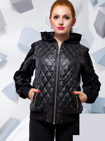 Стеганная куртка с мехом черная